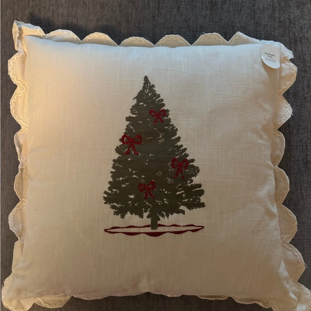 Embroidered tree and scalloped edge Christmas tree pillow - Picture 5 of 5